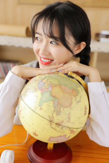 亚洲愉拍一区二区三区